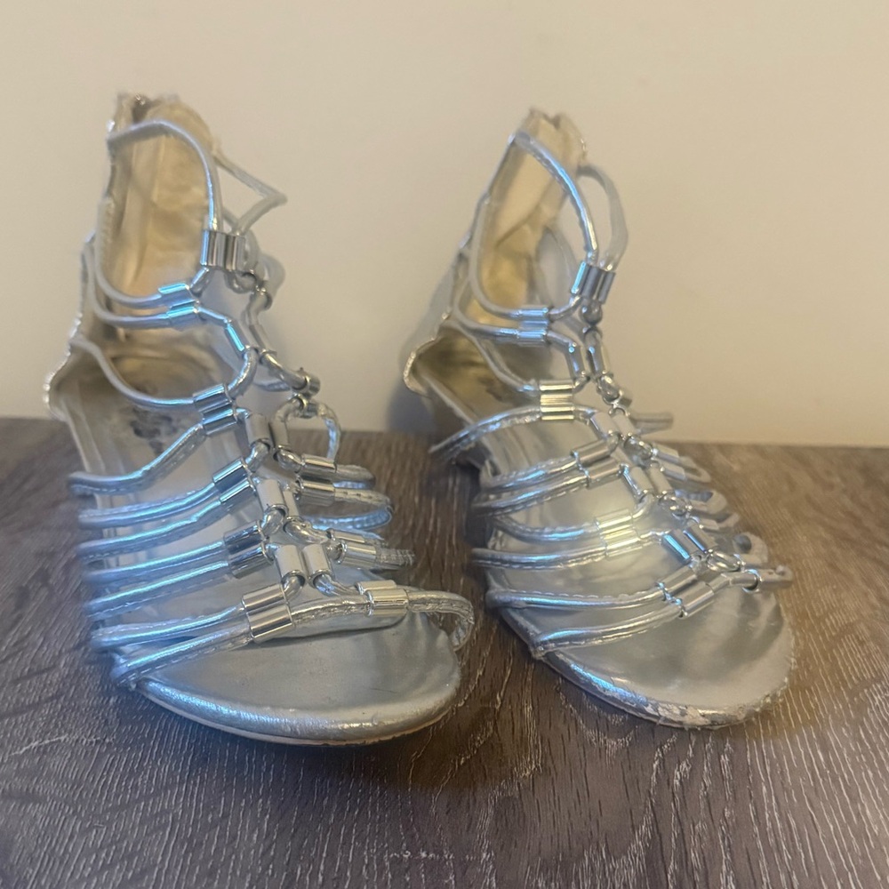 Silver ankle gladiator sandals. Size 6